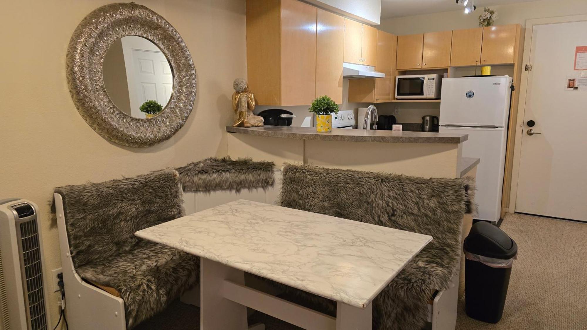 Lovely 1 Bedroom Condo In The Heart Of Seattle! 외부 사진